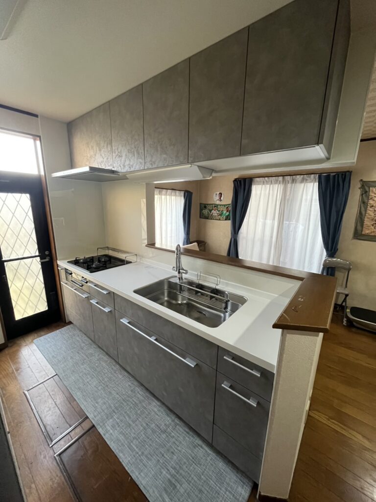 古さを一掃。　キッチンリフォーム