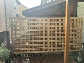 風を感じ調和の取れた和モダンフェンス！